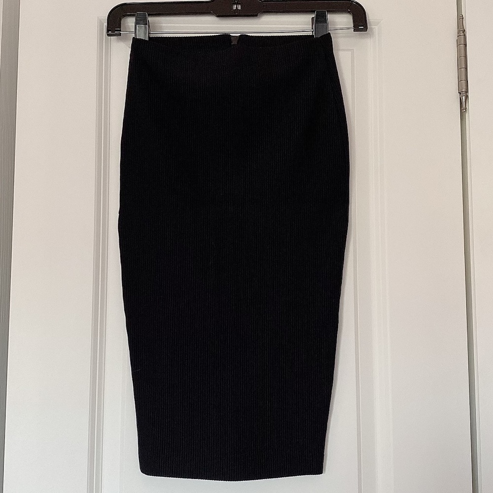 Nadia Tarr Ribbed Pencil Skirt
